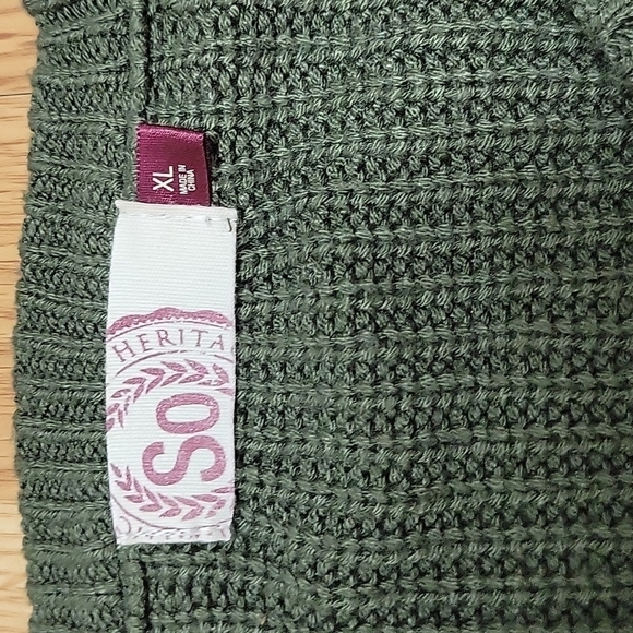 So Brand: Junior's Olive Green Long Sleeve Knit V-Neck Sweater size XL - Picture 2 of 6